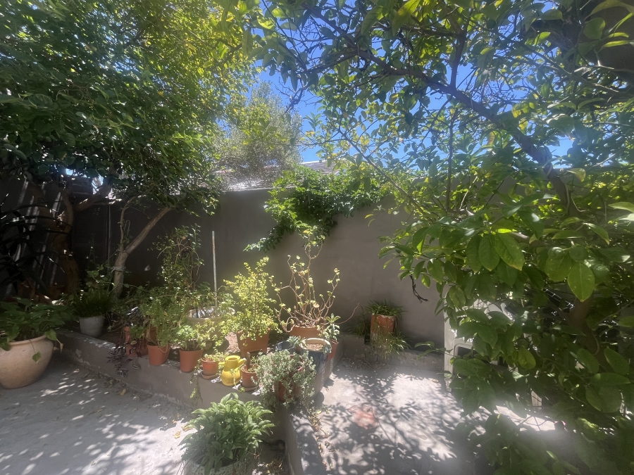 3 Bedroom Property for Sale in Vredehoek Western Cape